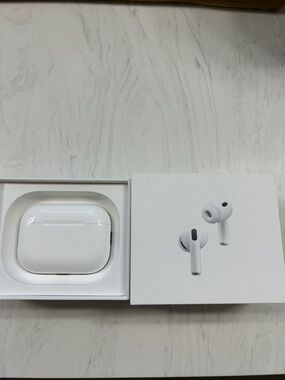 AirPods Pro 3- new, used once